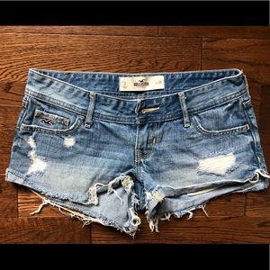 2/$20 BNWT Hollister denim shorts - Size 3, w26